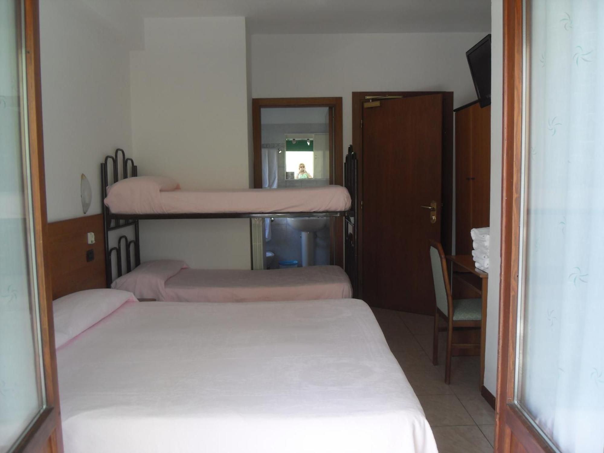 Hotel Ferrara San Benedetto del Tronto Pokoj fotografie